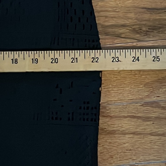 the limited black lace dress 14 - Picture 11 of 11